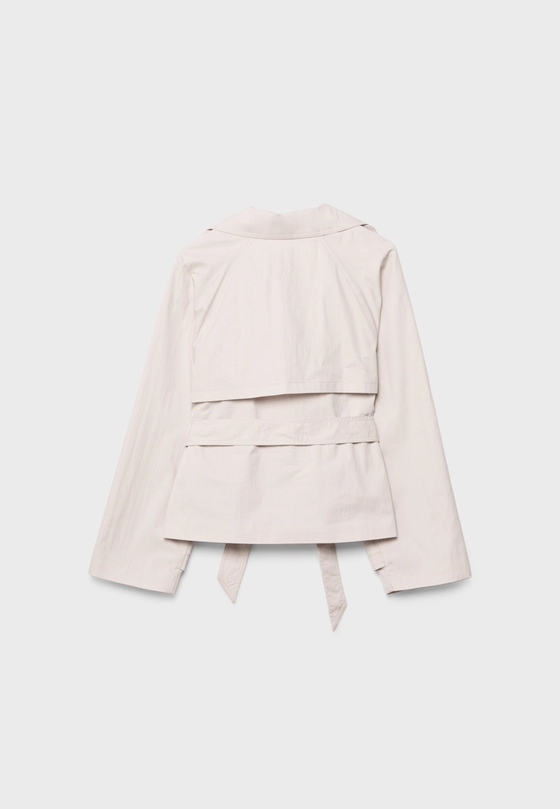 Тренч с высоким воротом и поясом