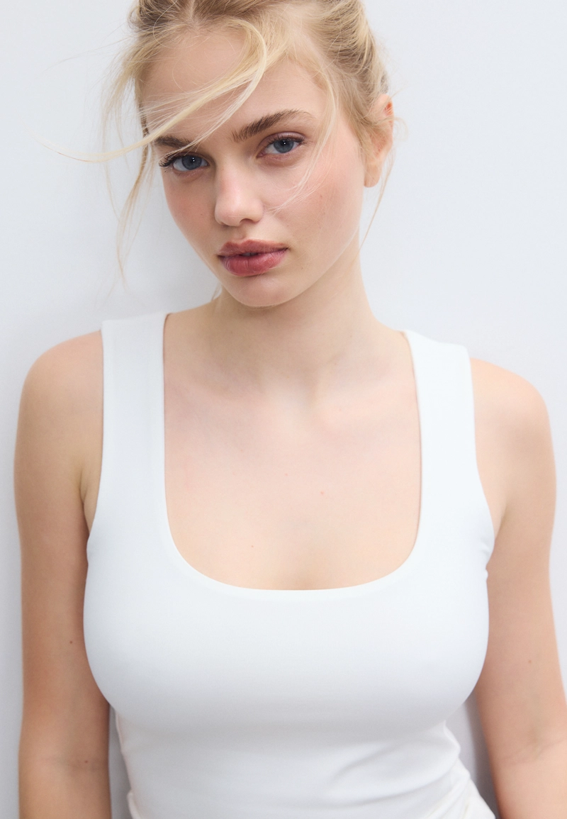 Майка из полиамида с широкими бретелями