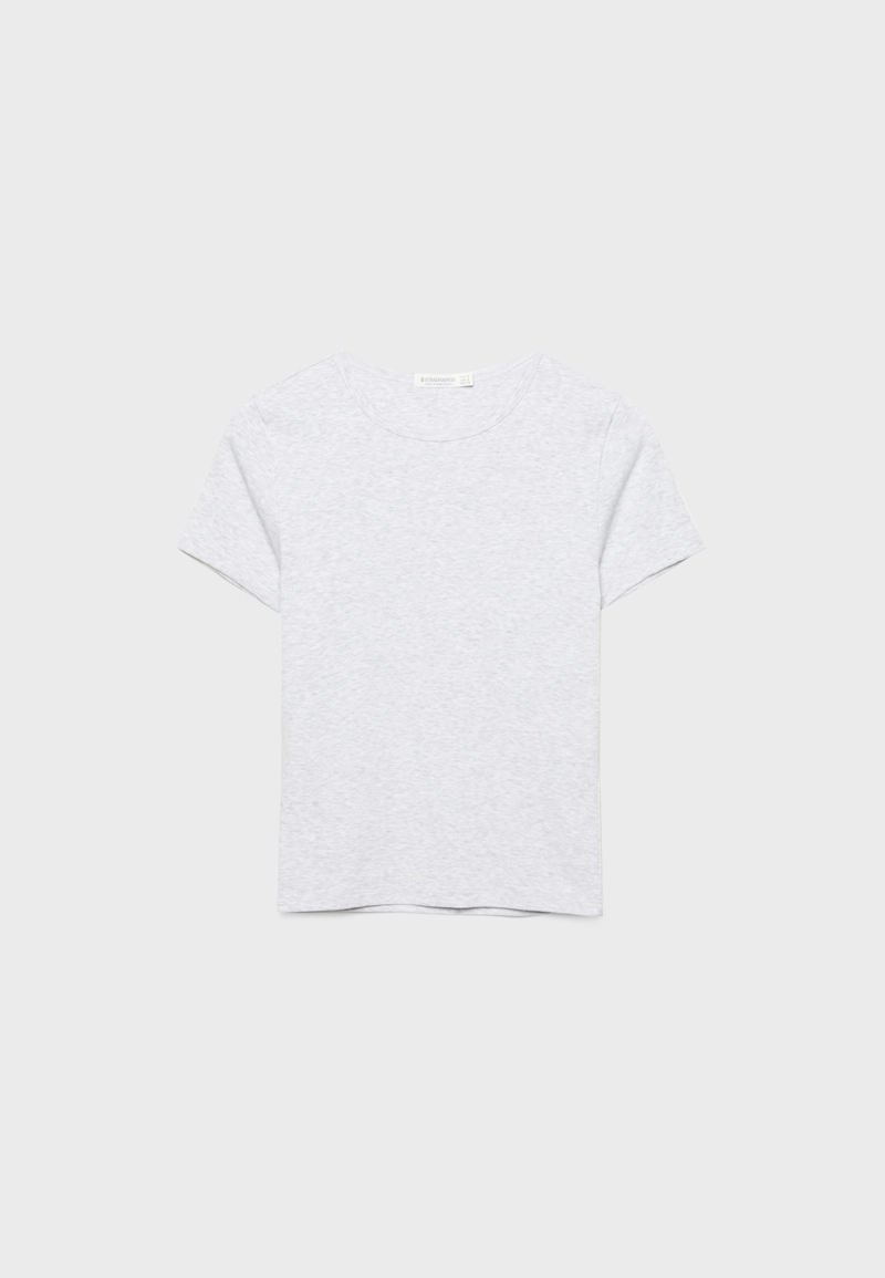 Базовая футболка зауженного кроя