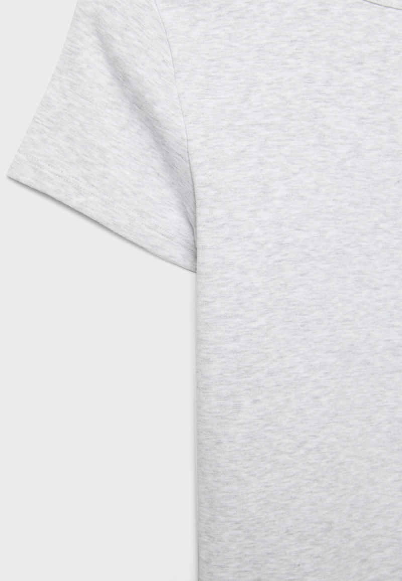 Базовая футболка зауженного кроя