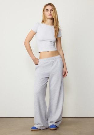 Базовая футболка зауженного кроя- Заказать в России