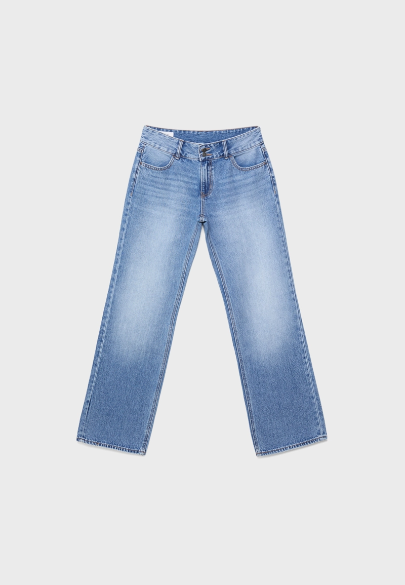 Прямые джинсы с двумя пуговицами