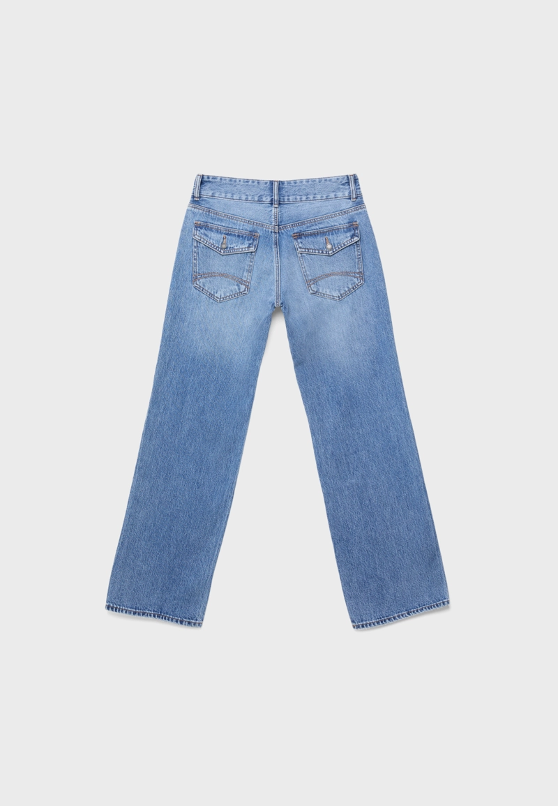 Прямые джинсы с двумя пуговицами