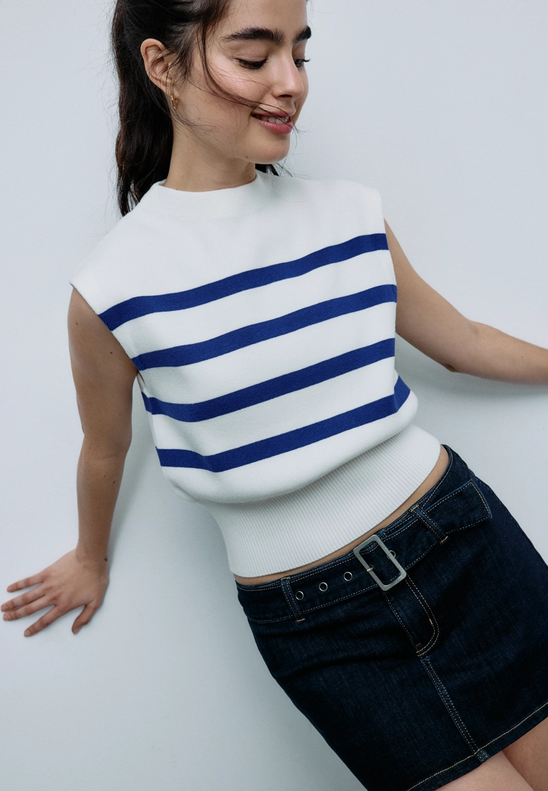 Вязаный топ с круглым вырезом