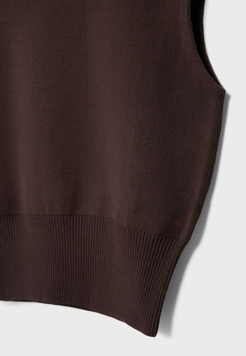 Вязаный топ с круглым вырезом