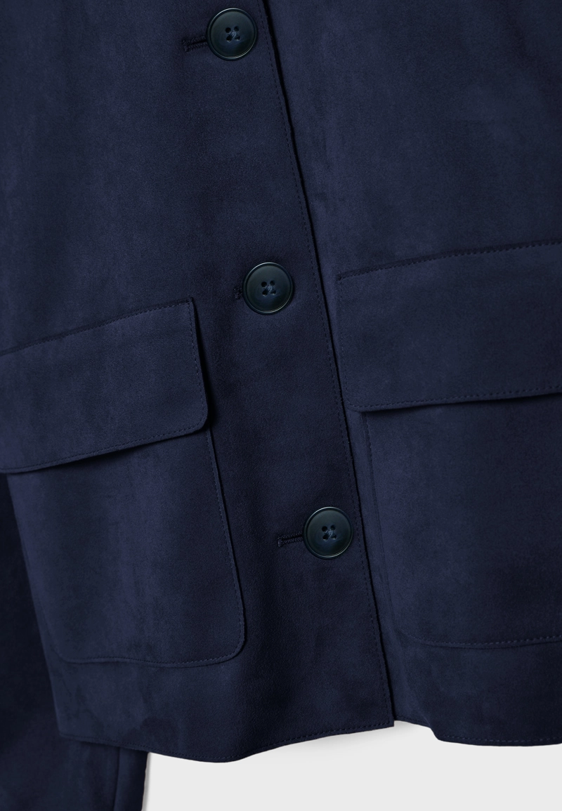 Куртка с карманами из искусственной замши