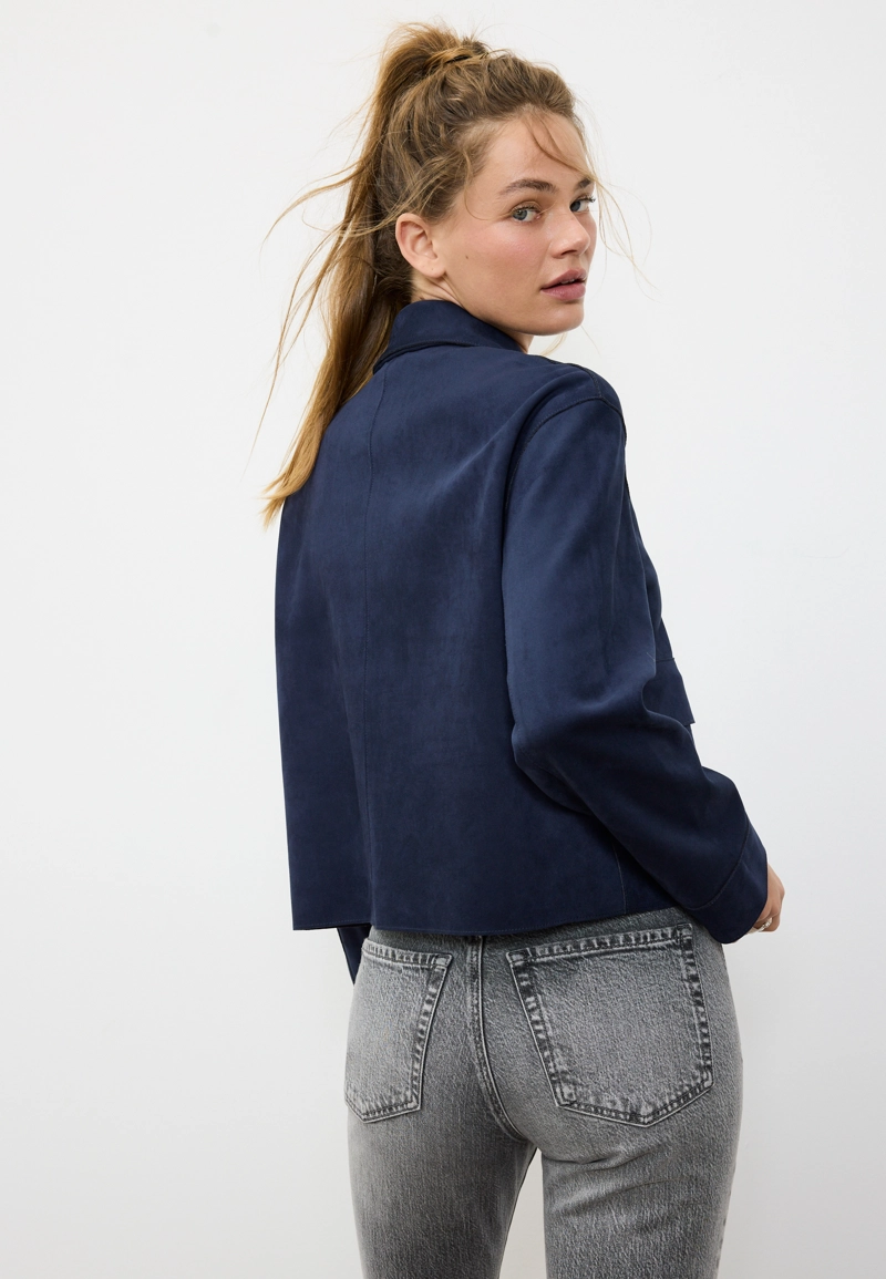 Куртка с карманами из искусственной замши