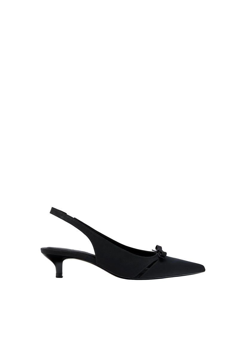 Туфли на среднем тонком каблуке с вырезами