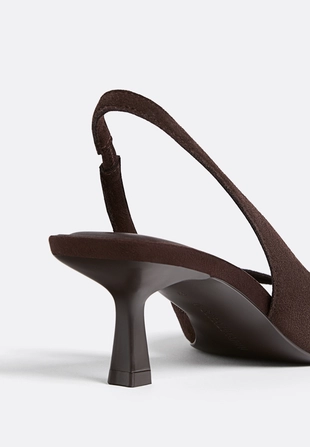 Кожаные босоножки на каблуке- Заказать в России