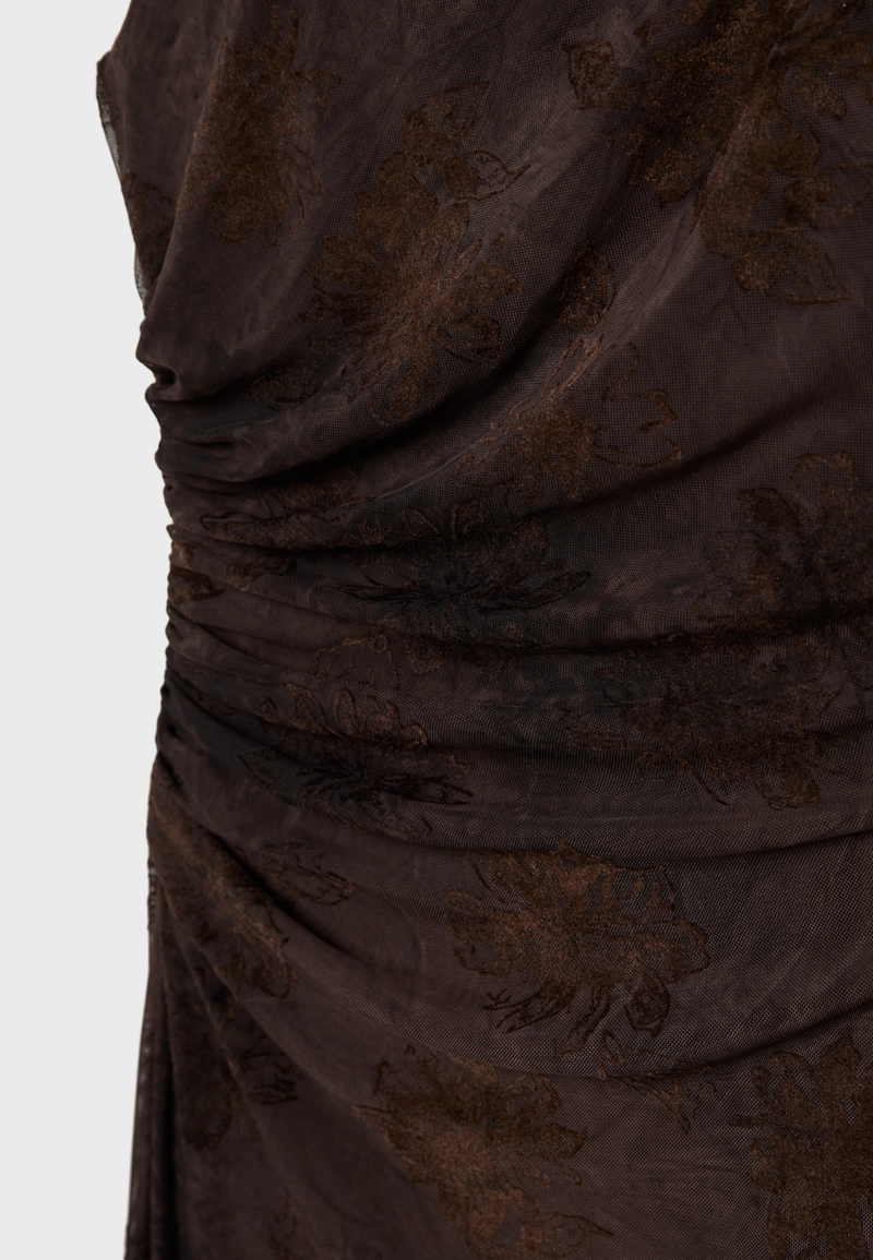 Платье миди из полупрозрачной ткани с квадратным вырезом