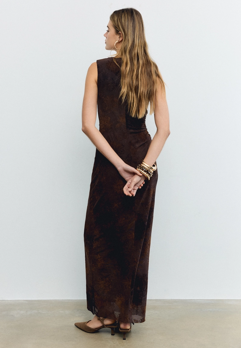 Платье миди из полупрозрачной ткани с квадратным вырезом