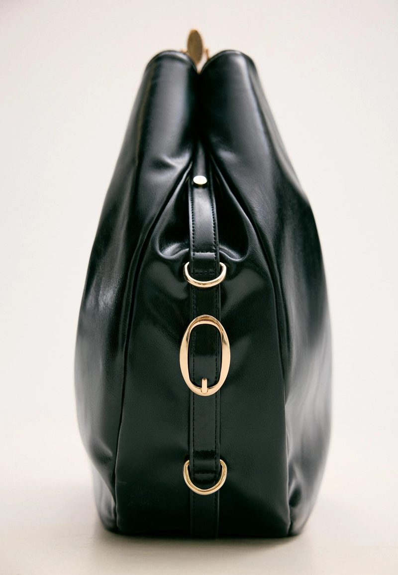 Сумка с металлической ручкой