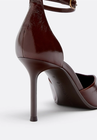 Кожаные туфли на каблуке- Заказать в России