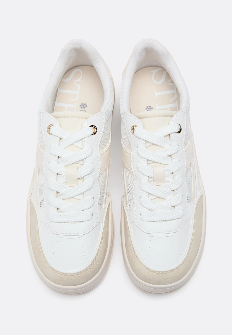 Кроссовки на платформе с перфорацией