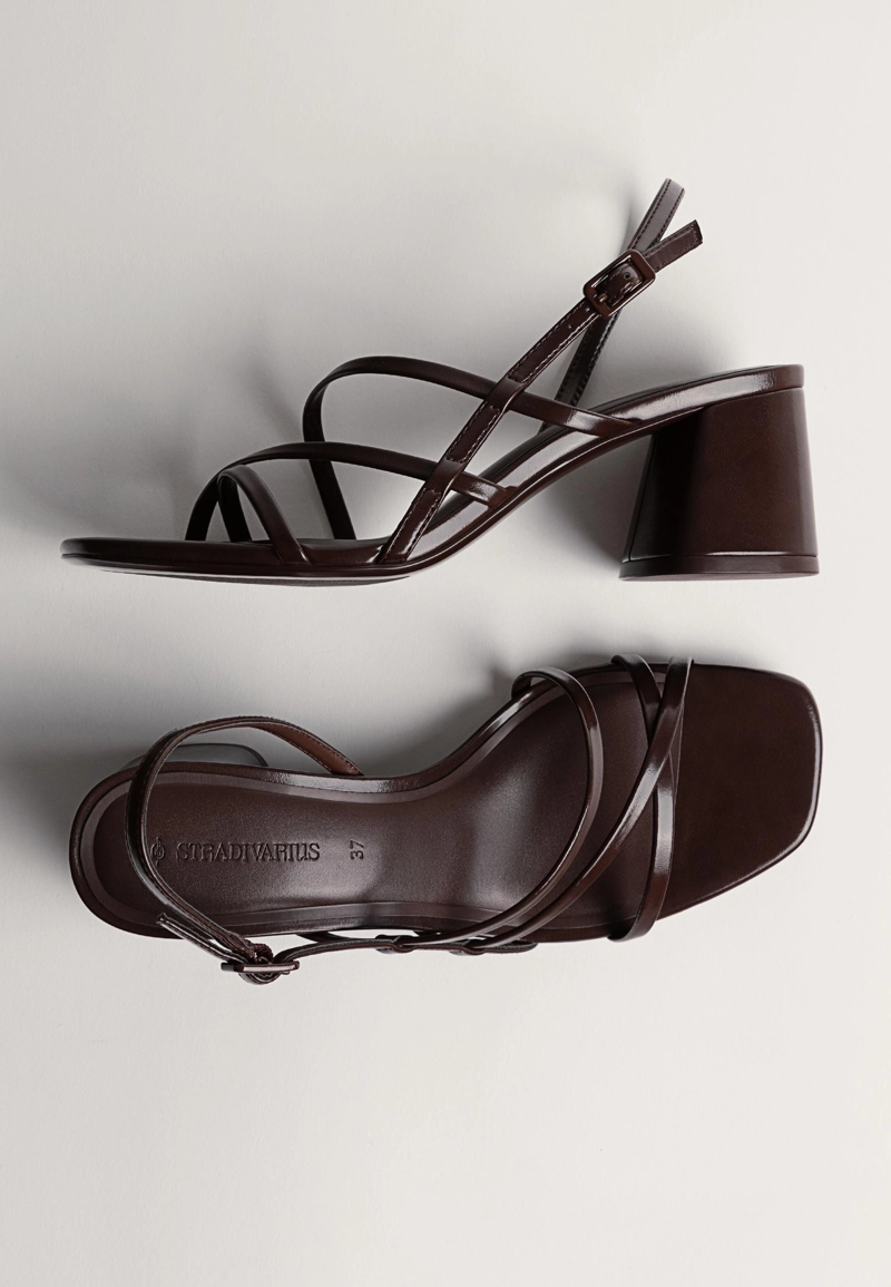 Босоножки на широком каблуке с ремешками