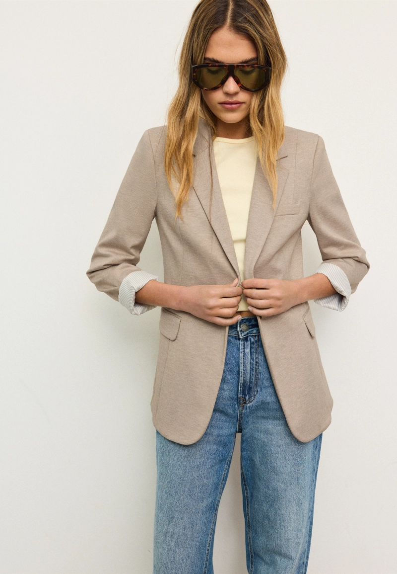 Пиджак зауженного кроя