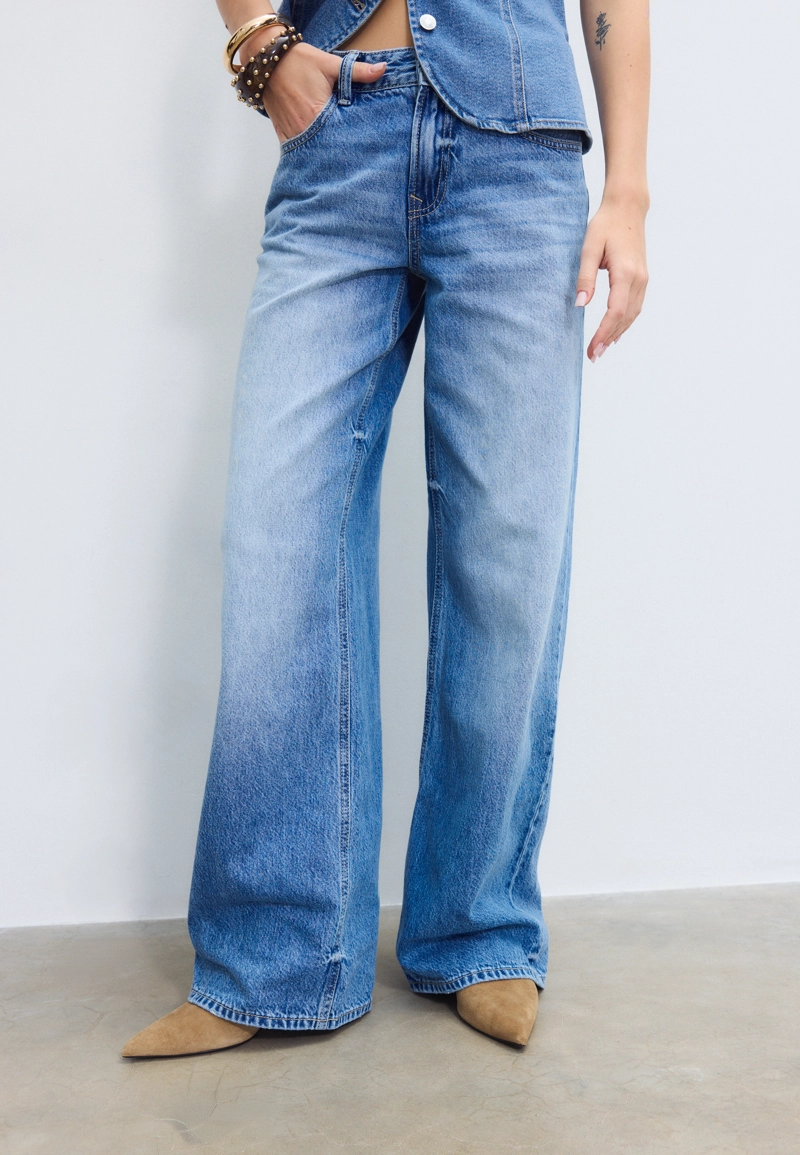 Джинсы D91 с низкой посадкой и широкими штанинами