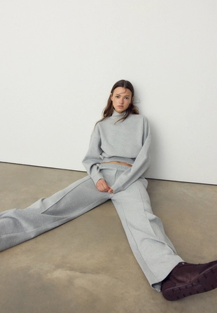 Брюки-джоггеры из мягкого интерлока- Заказать в России