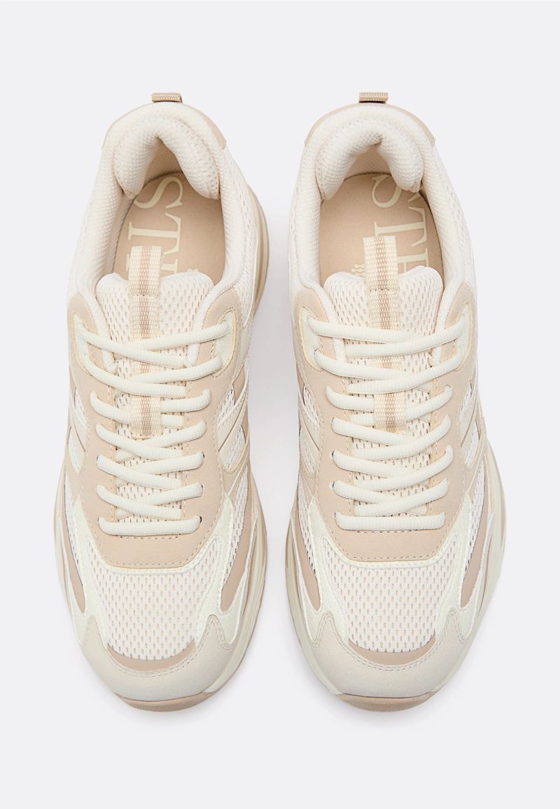 Кроссовки на платформе