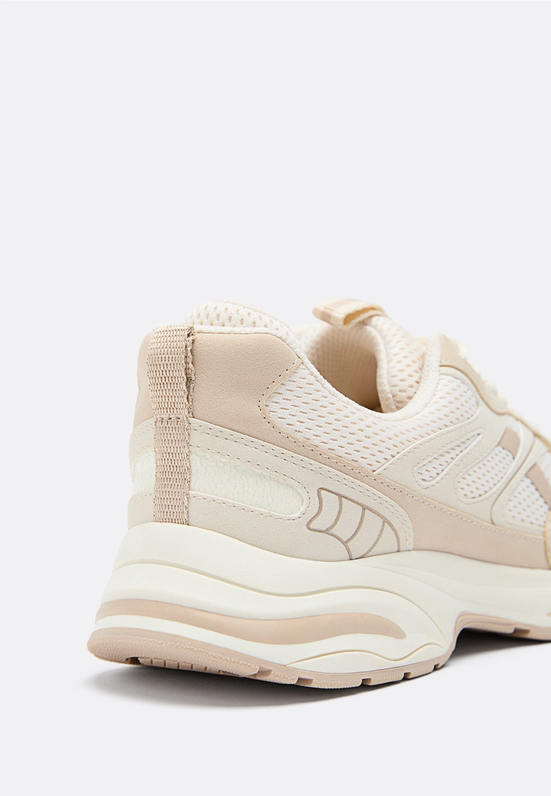 Кроссовки на платформе