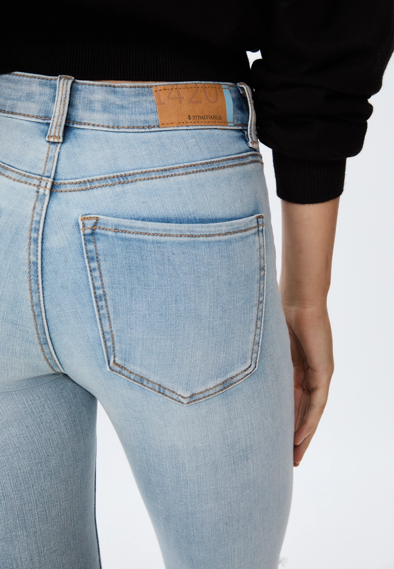 1420 Джинсы скинни с низкой посадкой