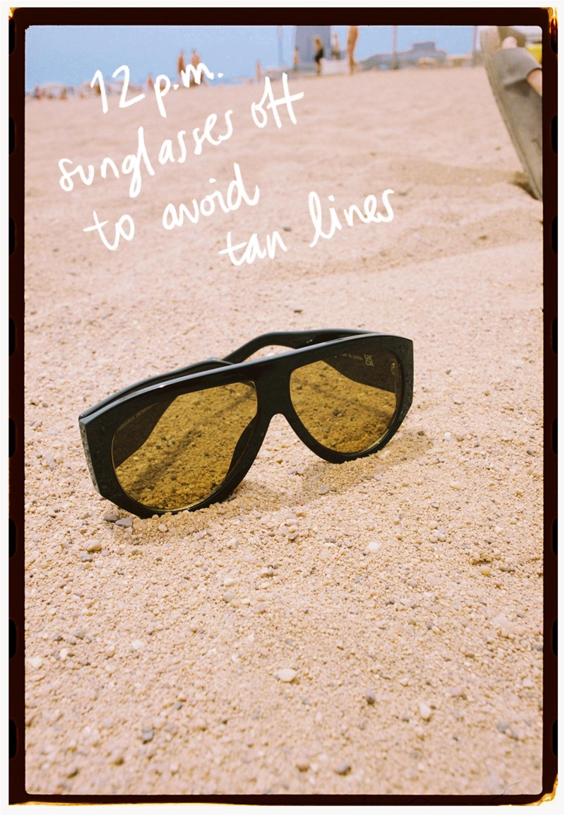 Солнцезащитные очки в пластиковой оправе