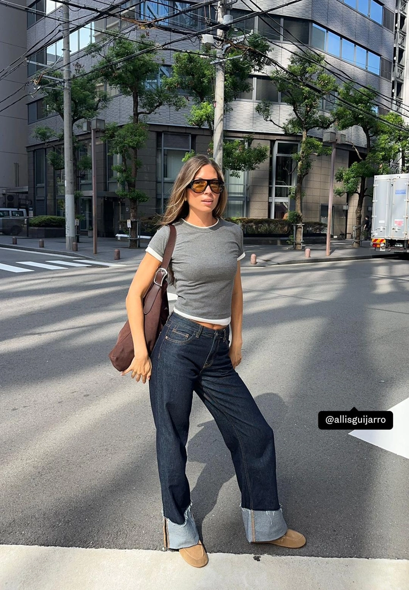 Солнцезащитные очки в пластиковой оправе