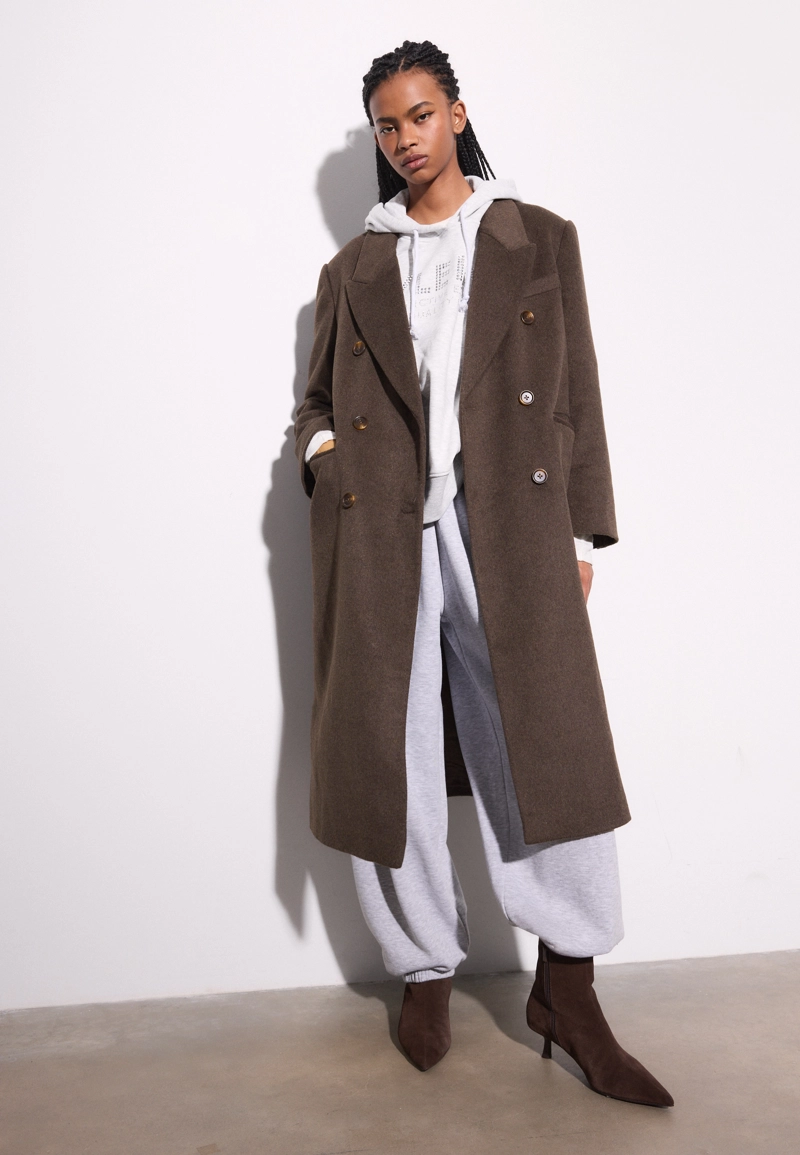 Длинное двубортное пальто оверсайз