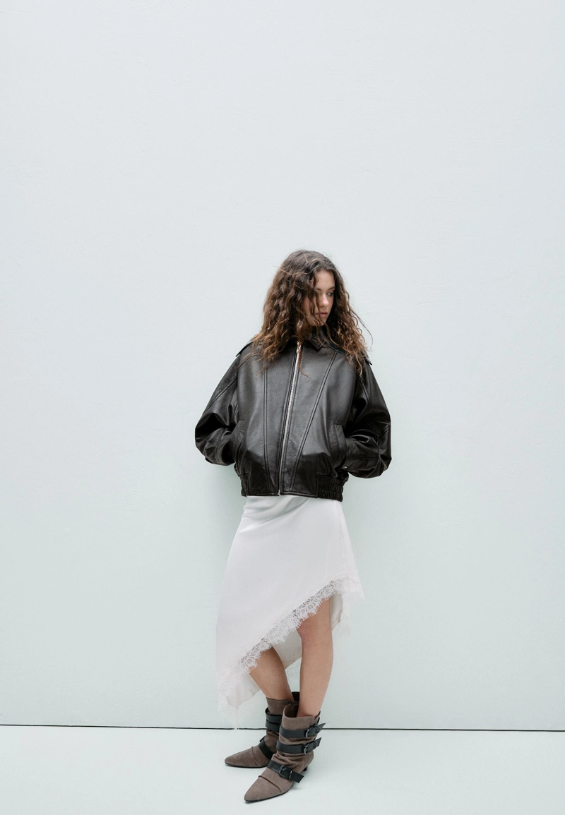 Кожаные ботильоны на среднем тонком каблуке с ремешками