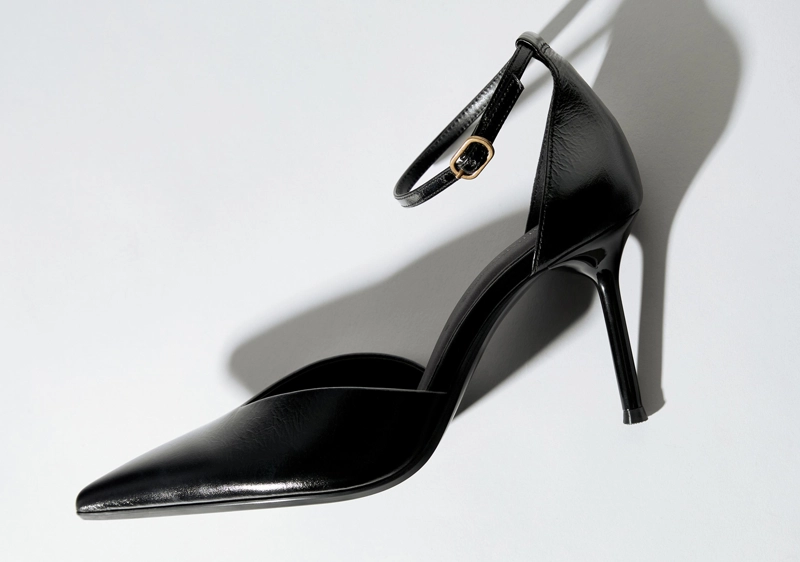 Кожаные туфли на шпильке