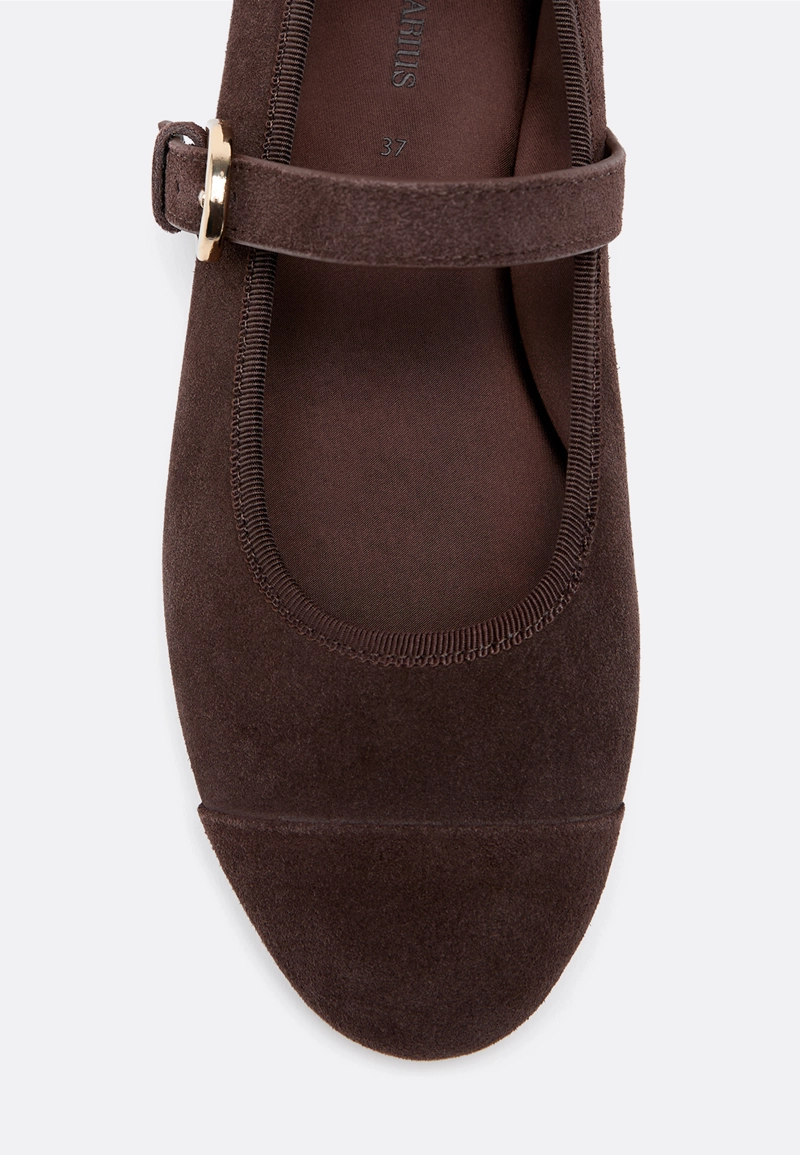 Кожаные балетки с носом