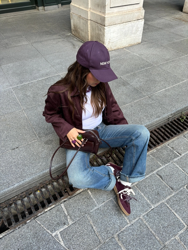 Повседневные кроссовки с двойными шнурками