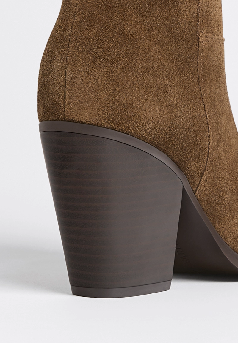 Кожаные ботильоны в ковбойском стиле