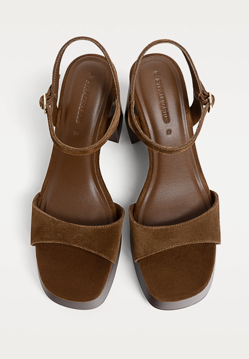 Кожаные босоножки на платформе