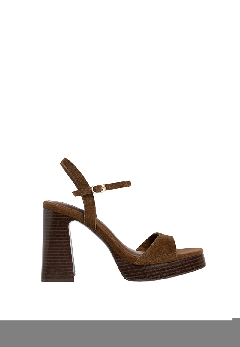 Кожаные босоножки на платформе