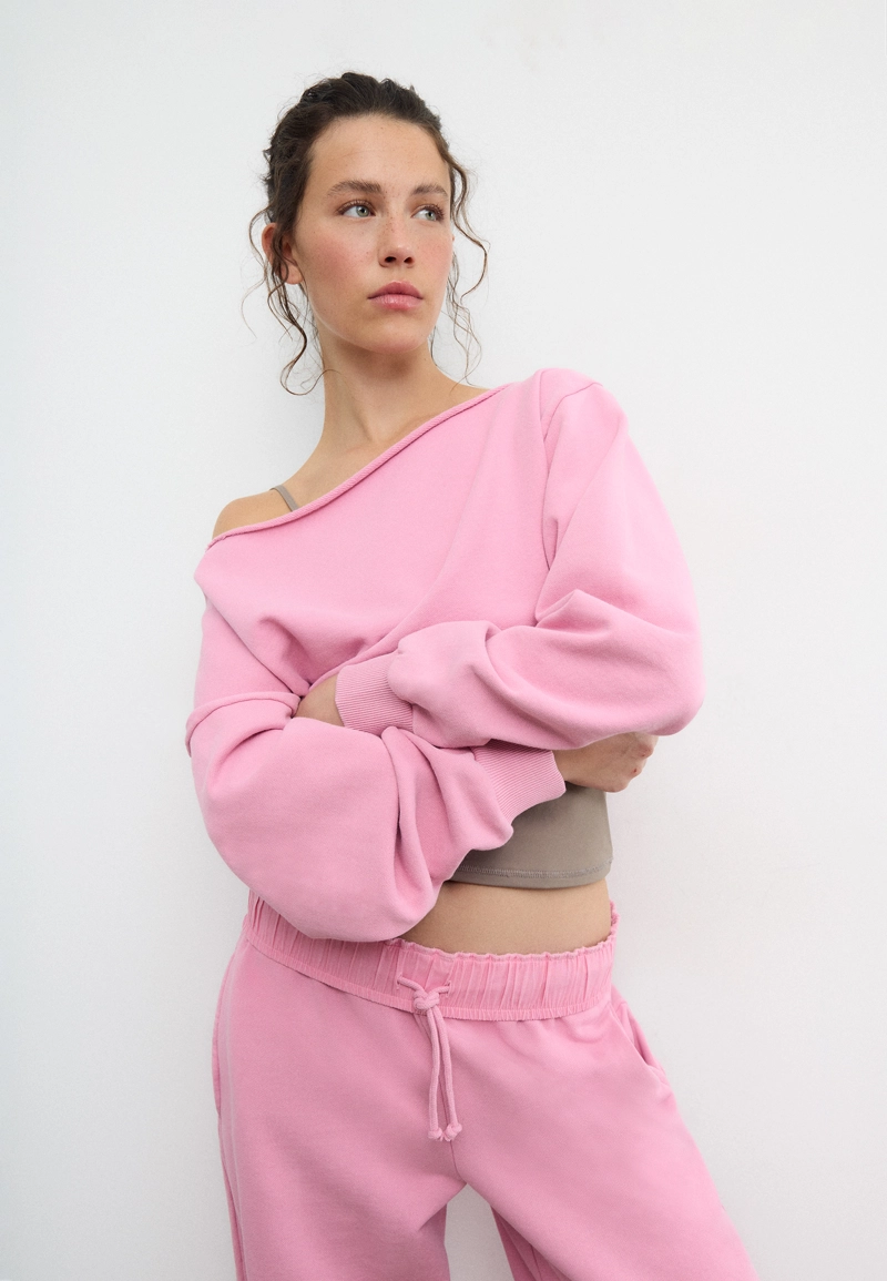 Укороченная толстовка с эффектом потертости