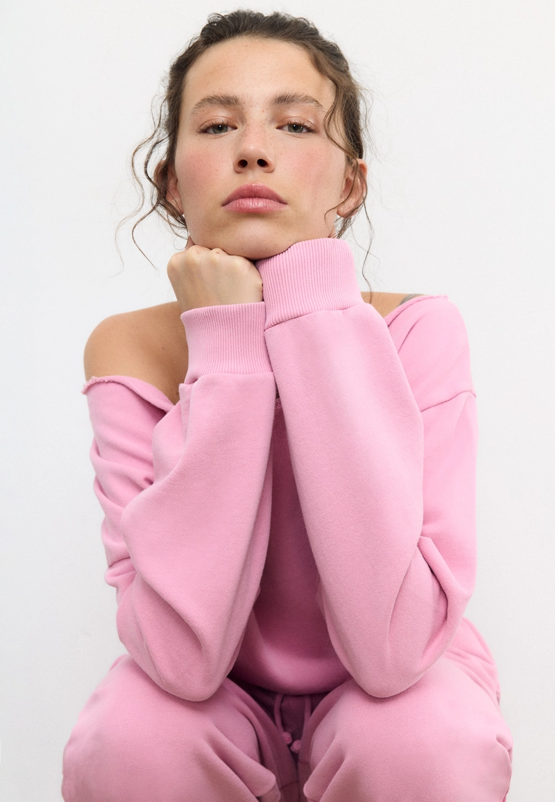 Укороченная толстовка с эффектом потертости