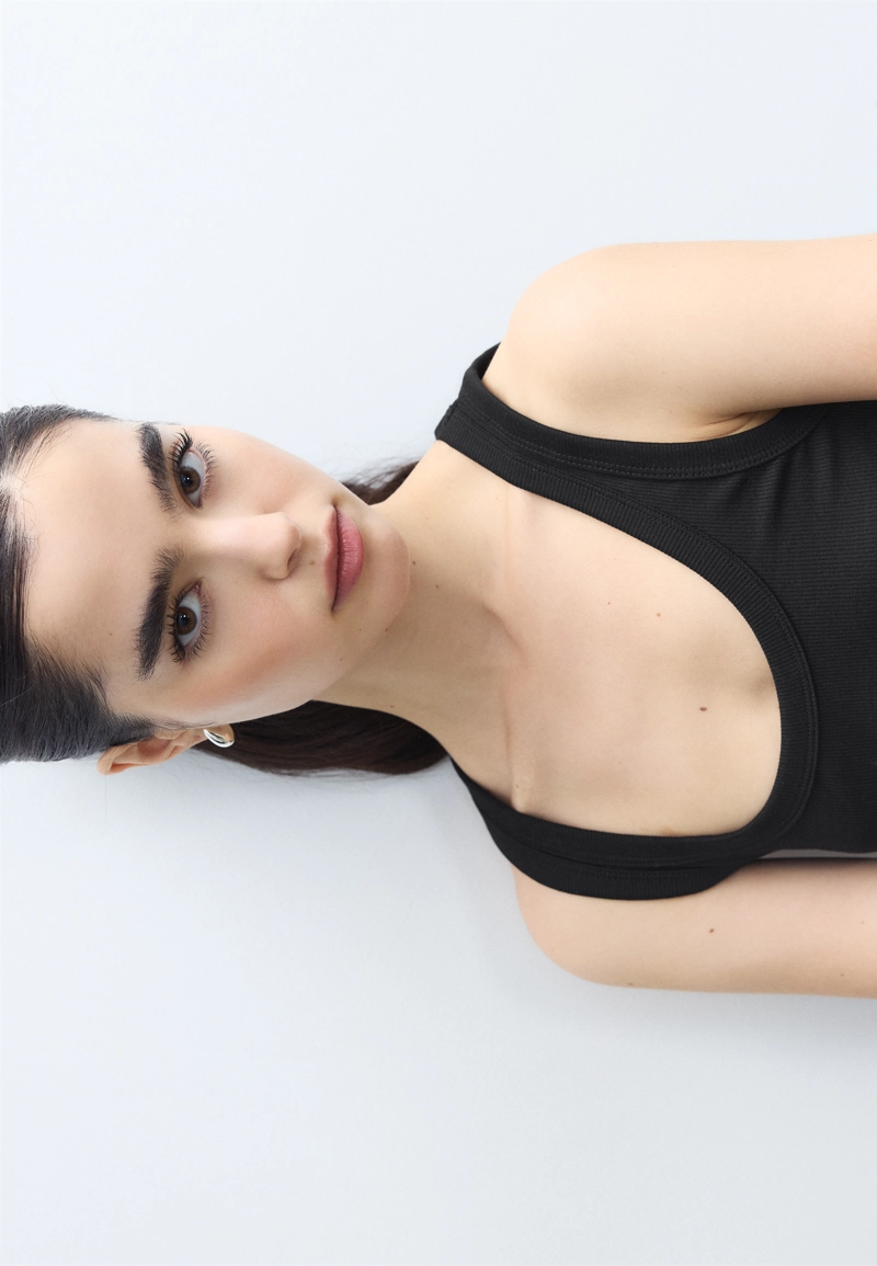 Базовый топ на бретелях