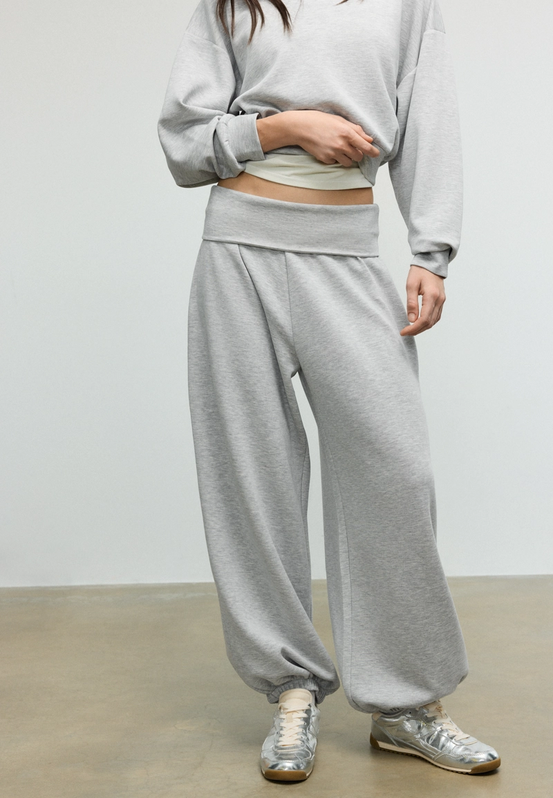 Мягкие брюки-джоггеры «рукава-фонарики» с отворотом на талии