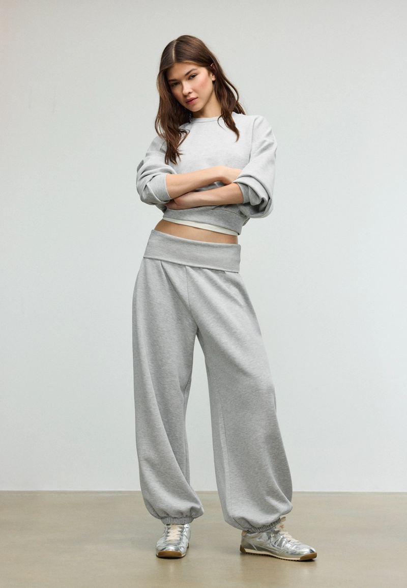 Мягкие брюки-джоггеры «рукава-фонарики» с отворотом на талии