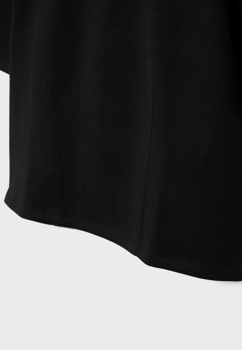 Футболка с короткими рукавами и мягкой на ощупь тканью