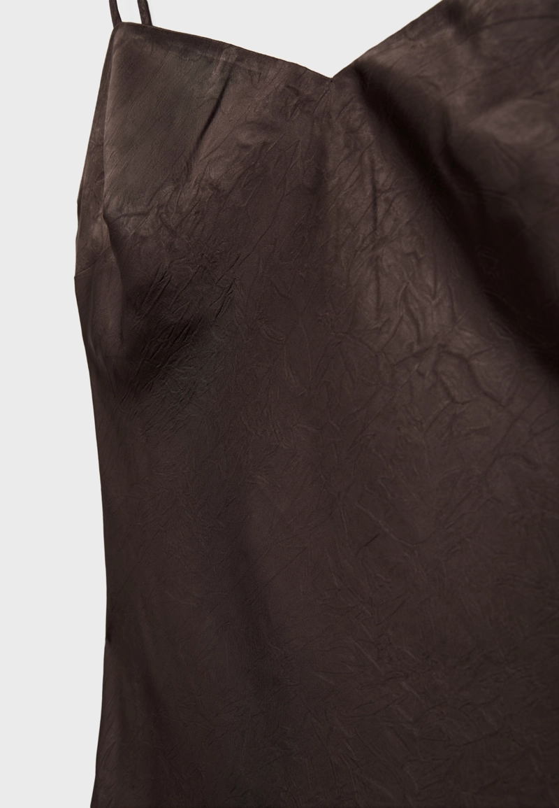 Атласное платье миди