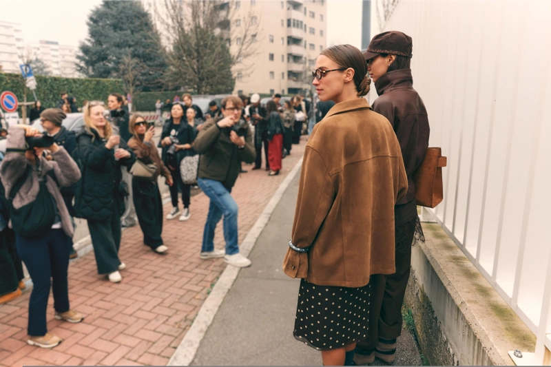 Юбка миди из полупрозрачной ткани в горошек