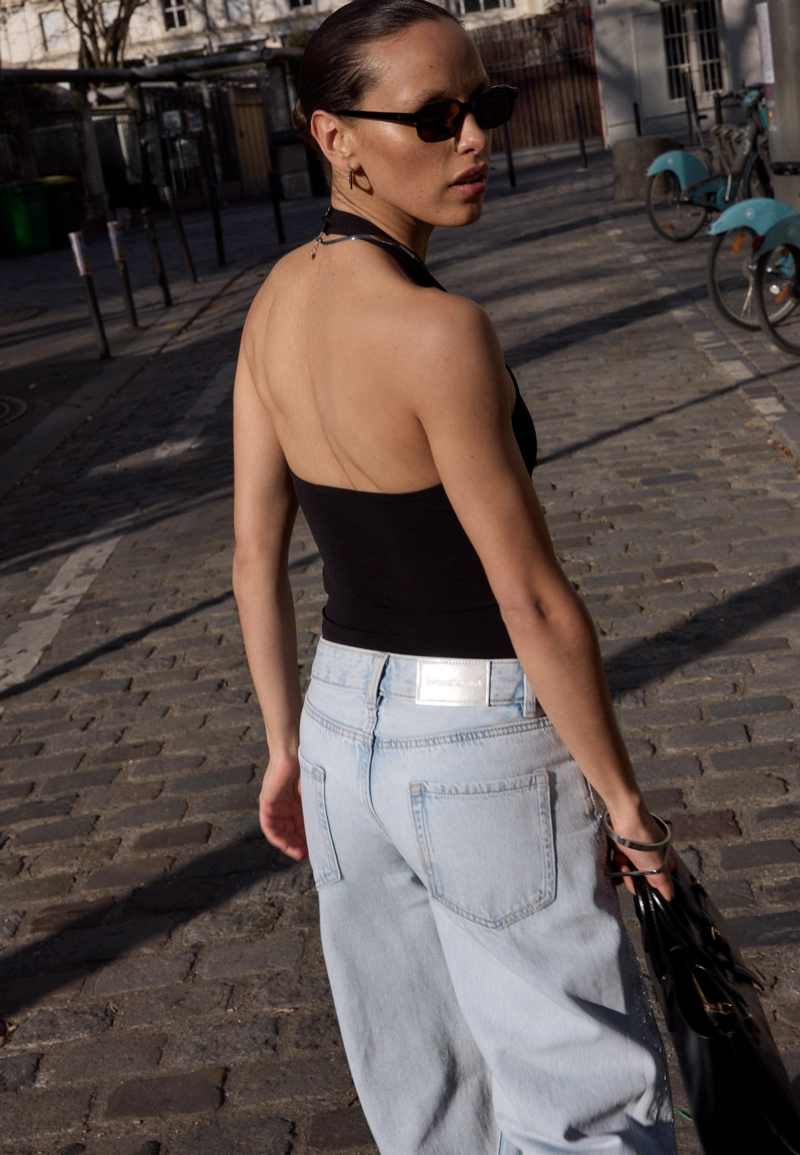 Боди с горловиной халтер