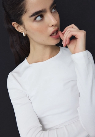 Базовая хлопковая футболка с длинными рукавами- Заказать в России