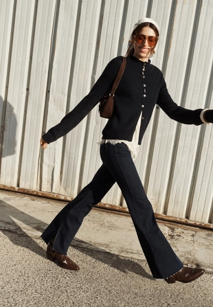 Джинсы клеш с разрезом D74- Заказать в России