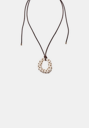 Колье на шнурке с подвеской- Заказать в России