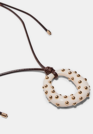 Колье на шнурке с подвеской- Заказать в России