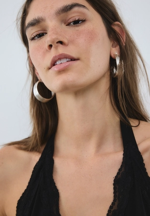 Топ с горловиной халтер и кружевом- Заказать в России