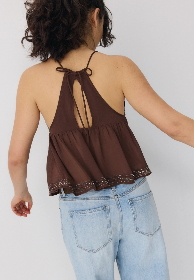 Топ на бретелях с вышивкой